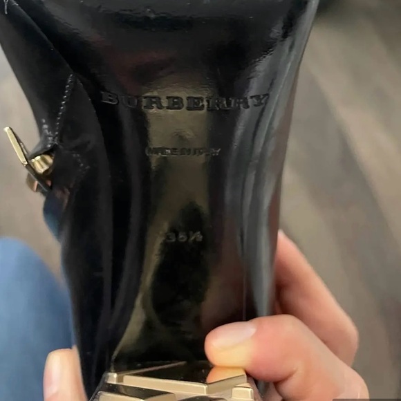 Burberry Black leather ankle boots with gold zipper detail #boots - Picture 5 of 5